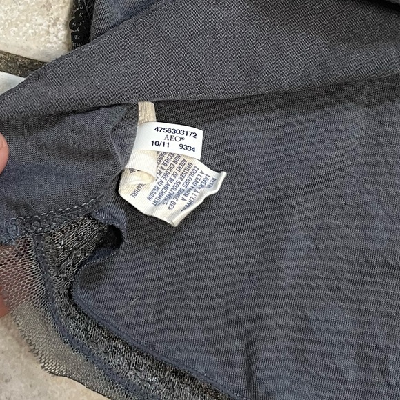 American Eagle Sequins Grey Top Size M. - Picture 4 of 5